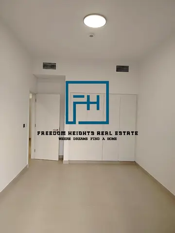 Brand New I Freehold I Ready to Move I Good Location