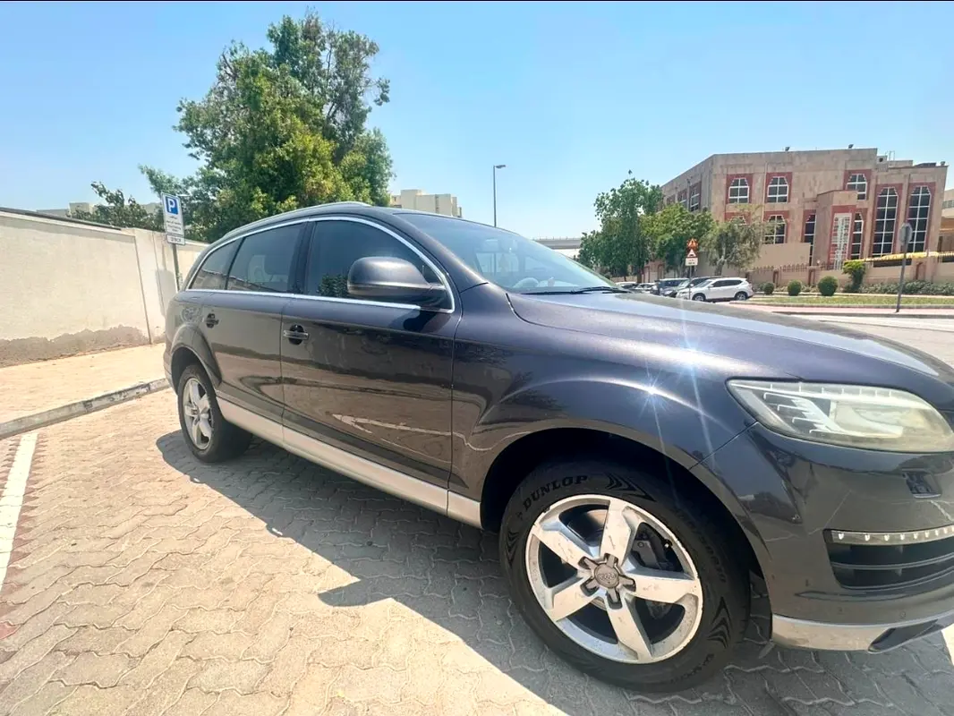 Audi Q7 2011 — photo 1 of 5