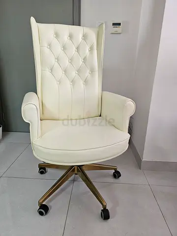 FIX PRICE Cream tufted high-back swivel office chair on wheels
