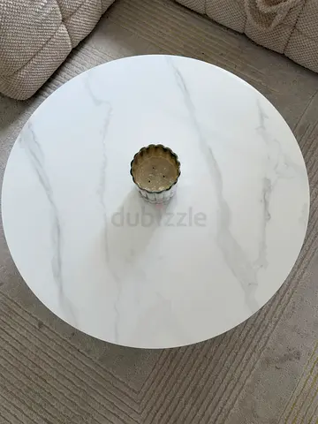 Round white marble-effect coffee side table (small) - good condition