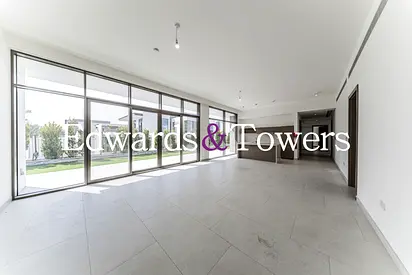 Vacant | Huge BUA | Next To Pool And Park