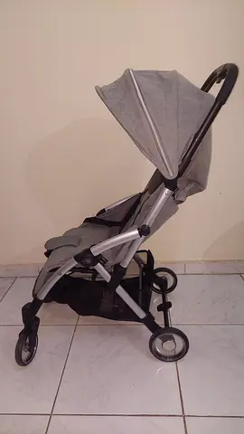 Chicco Lightweight grey standard baby stroller with canopy in good condition price negotiable