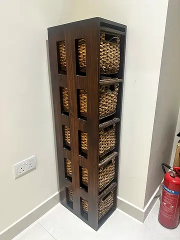 Solid wood chest of drawers