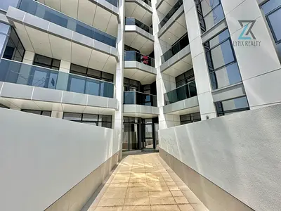 HUGE TERRACE | 1 BEDROOM | LAUNDRY ROOM | PARKING