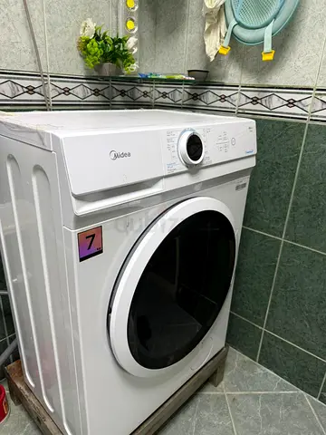 Midea Front Load Washing Machine - Excellent Condition