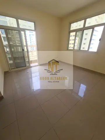 Apartment for Rent in Sharjah – Al Khan A well-maintained apartment with an open view, ideal for family living in a lively and convenient location.