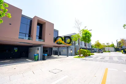 4BHK Townhouse Middle unit available for Sale!!!