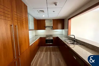 3 bed / Standpoint B / Unfurnished / Vacant