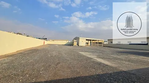 A yard for rent, 29,000 square feet, with a canopy, workers' rooms, and 38 kilowatt electricity.