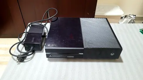 Xbox one, isnt working, for repair or parts
