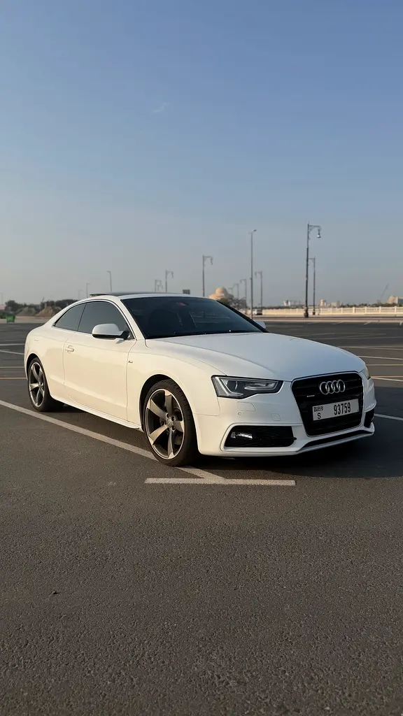 Audi A5 2013 — photo 1 of 6