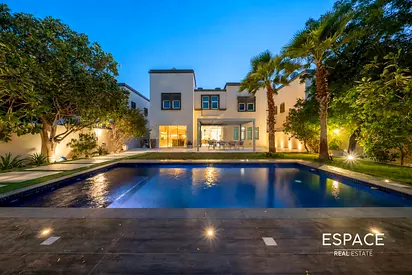 Stunning 4 Bed Regional with Lovely Plot