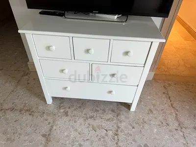 White 7-Drawer Chest / Dresser - Compact and Clean