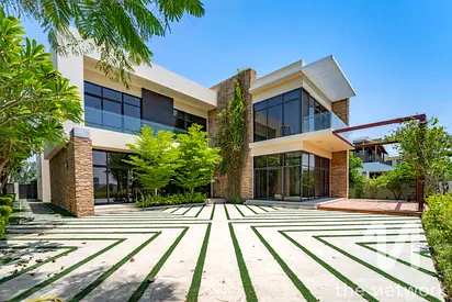 Luxurious | Golf Course View | Vacant