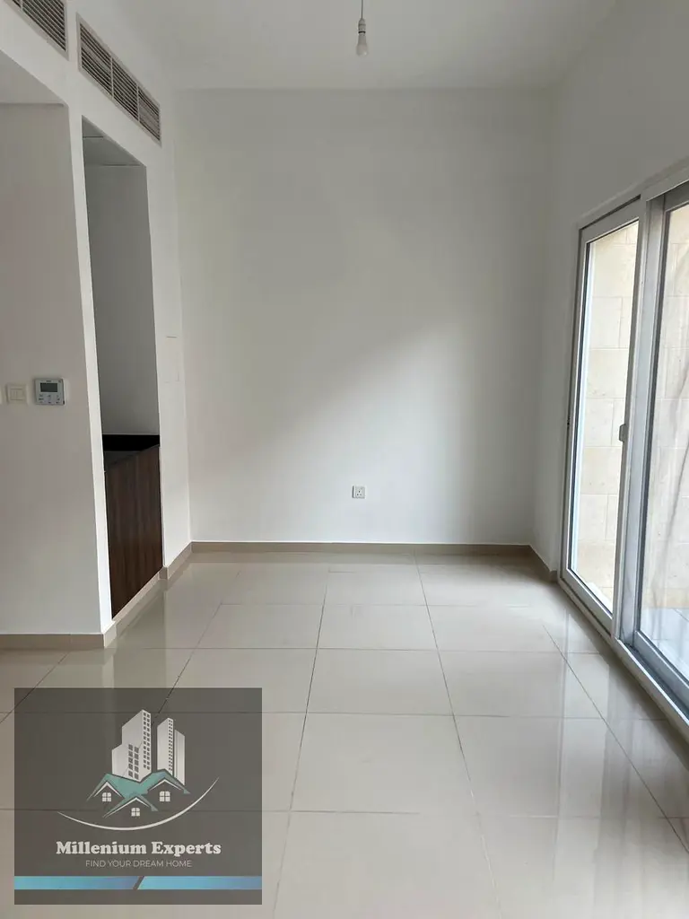 3BR Villa | Victoria | Multiple Balconies & Garden Access