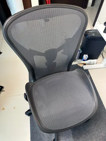 Herman Miller Aeron chair - perfect condition (comes with arm rests)