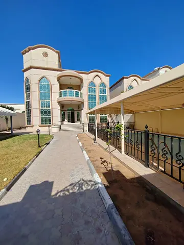 Beautiful detached villa for rent with an excellent area in Sharqan.
