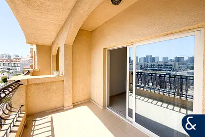 Open plan | Spacious | Vacant