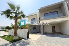 Duplex 4BR w/ Maid| Single Row Corner| Vacant Unit