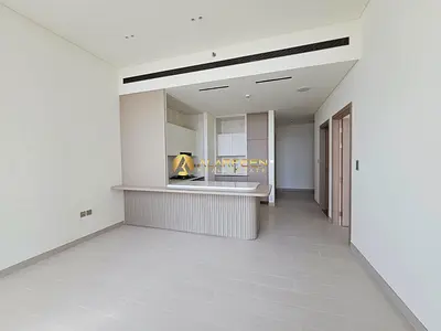 إطلالة على وسط المدينة والمارينا | شقة بغرفة نوم واحدة | Binghatti Royale | شرفة ومسبح مشترك