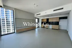 Sea &amp; Boulevard View | Upgraded | Corner