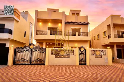 A villa with excellent finishes and a prime location, directly in front of a garden, freehold ownership for all nationalities.