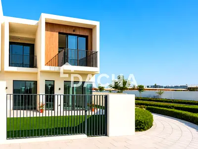 Elegant Corner Unit | Landscaped | Ready