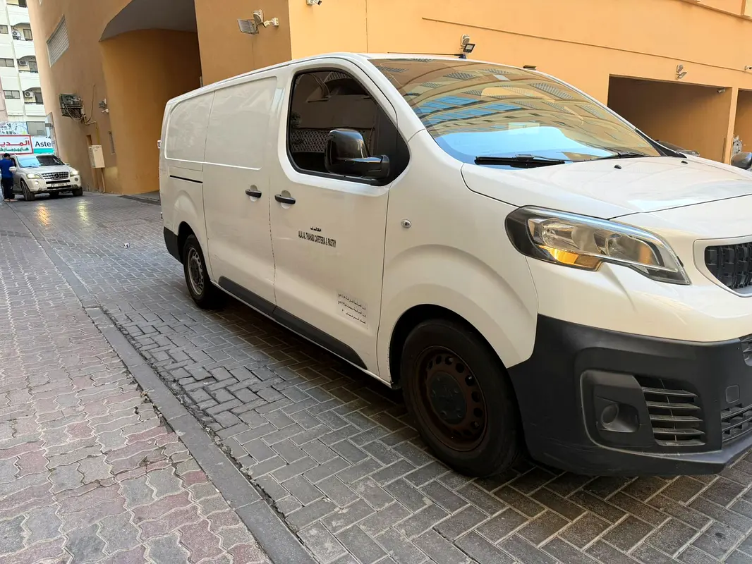 Peugeot Expert 2018 — photo 1 of 7