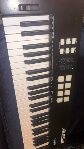 Alesis V49 USB MIDI Keyboard Controller - 49 Keys, Good Working Condition