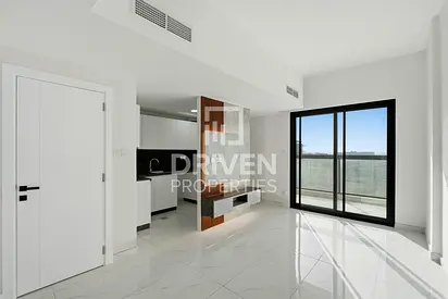Modern and Vacant Apt | High End Residences