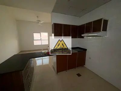 استوديو للإيجار السنوي في المويهات 3 عجمان، يتميز بمساحة واسعة ومطبخ شبه مفصول بنظام أمريكي، مع تكييف مركزي، في موقع حيوي قريب من جميع الخدمات وسهل ال