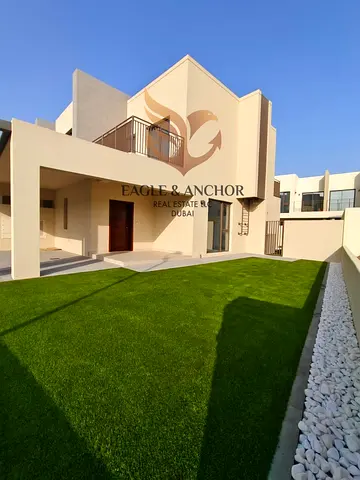 Spacious Layout | End Unit | Landscaped Garden | Rented