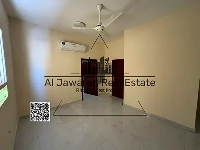 كود 2176 حالة العقار: للإيجار نوع العقار: شقة الموقع: عجمان – العالية المساحة: 1540 قدم مربع تفاصيل الشقة: شقة واسعة بتصميم عملي ومساحات مريحة تناسب ا