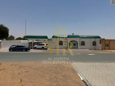 فرصة مميزة للراغبين في تملك فيلا للسكن او الاستثمار منطقة هادئة وراقية مساحة 10400 قدم