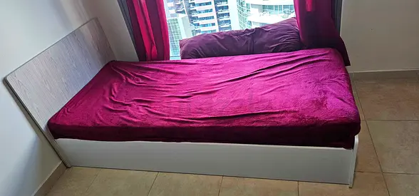 Single Bed 80x190x90 with mattress and pillows