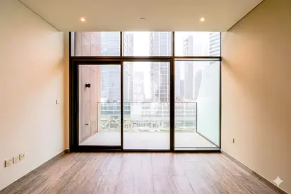 Low floor| Peninsula Two | Prime Location
