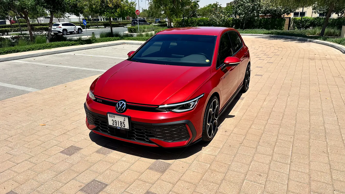 Volkswagen Golf 2025 — photo 1 of 16