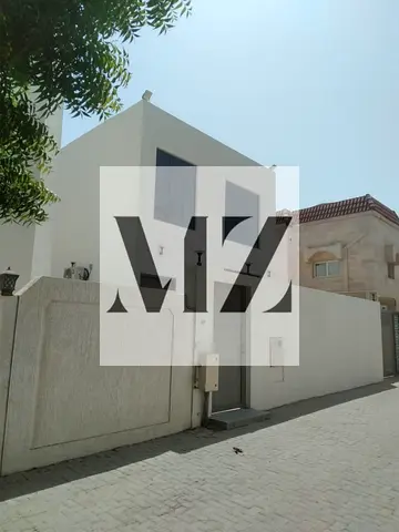 للبيع فيلا بالشرقان بمساحه 2670 قدم مربع طابقين شارع قار