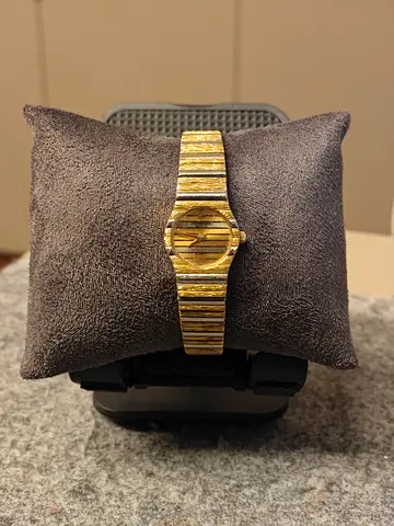 Raymond well vintage genuine ladies 18 carat gold watch Ref. 9022(1980)
