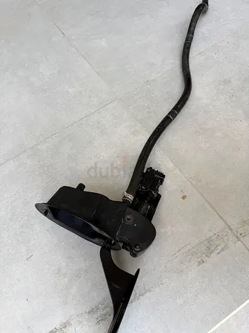 McLaren MP4-12C / 12C Fuel Filler Neck  Fuel Cap Housing Assembly OEM