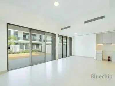 Sleek Type | Centre Kitchen | Multiple Options