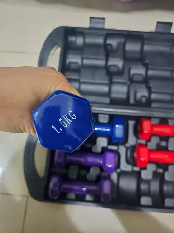 Set of small vinyl dumbbells with carry tray (1.5 kg each) and Weight Scale