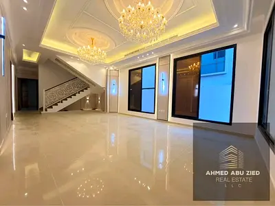 Villa with 6 master bedrooms, large living room, fully equipped kitchen, 7 bathrooms, high-end finishing, balconies, stunning views, a maid's room, ce