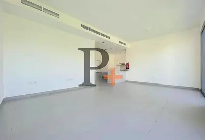 Single row corner unit | On the green belt | Vacant