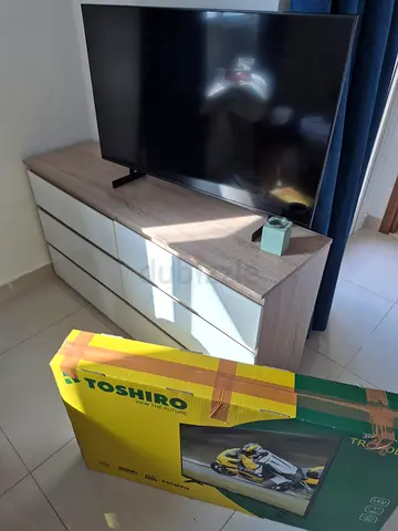 5 piece matching bedroom suite  TV