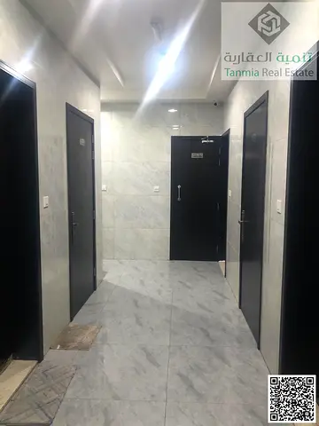 مبنى سكني-تجاري للبيع في الجرف 3، عجمان | عمره سنتان | مساحته 6750 قدم مربع | أرضي + 4 طوابق + طابق نصفي | 29 وحدة | دخل ممتاز | 11,000,000 درهم إمارا