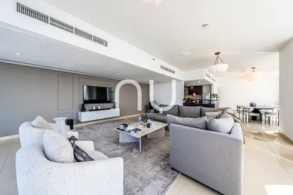 RARE 3 BEDROOM DUPLEX I PRIME LOCATION I SPACIOUS