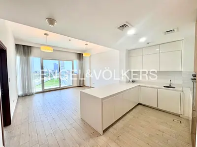 Lower floor | Vacant | Exclusive