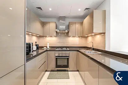 Premium 1 Bedroom | Furnished | Vacant