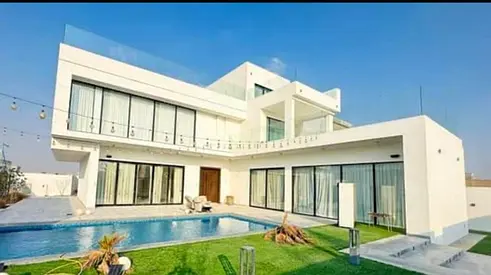 Luxury 6BR Villa |Pool | Indoor &amp; Outdoor Majlis
